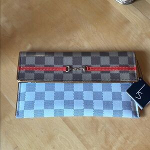 Kent Stetson Horseplay clutch with chain. NWT